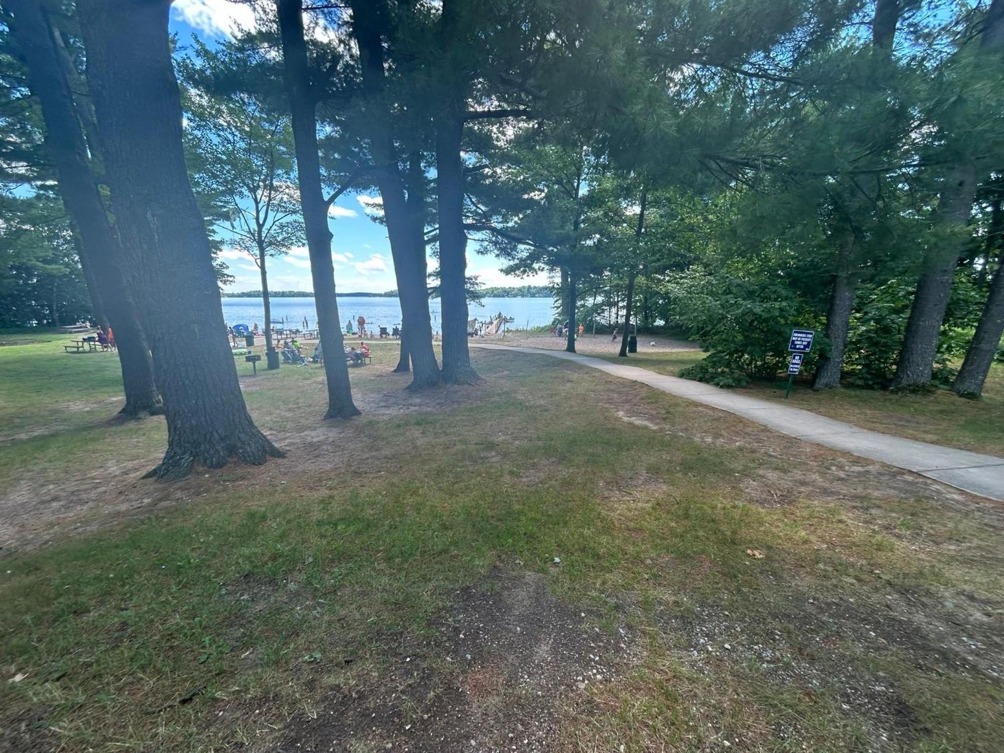 Long Lake Retreat- Hot Tub, Pool Table, Firepit مدينة ترافيرز المظهر الخارجي الصورة